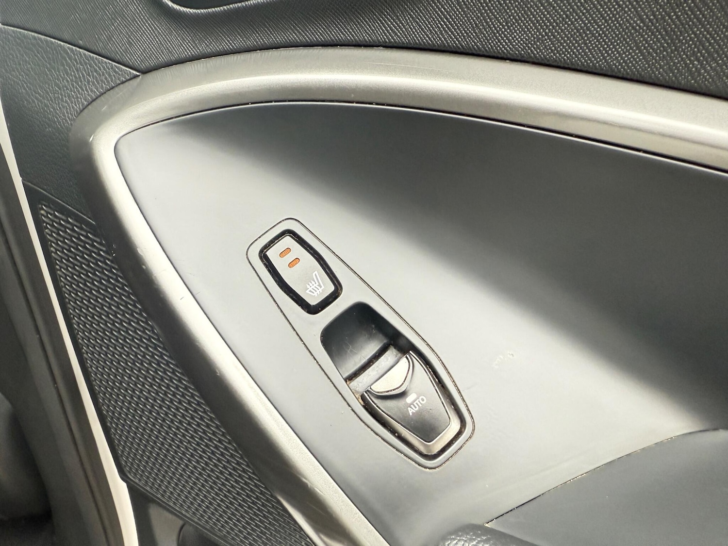 Used Hyundai Santa Fe 2017 for sale - 76499402: Photo 42