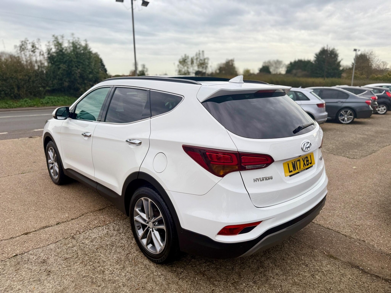 Used Hyundai Santa Fe 2017 for sale - 76499402: Photo 5