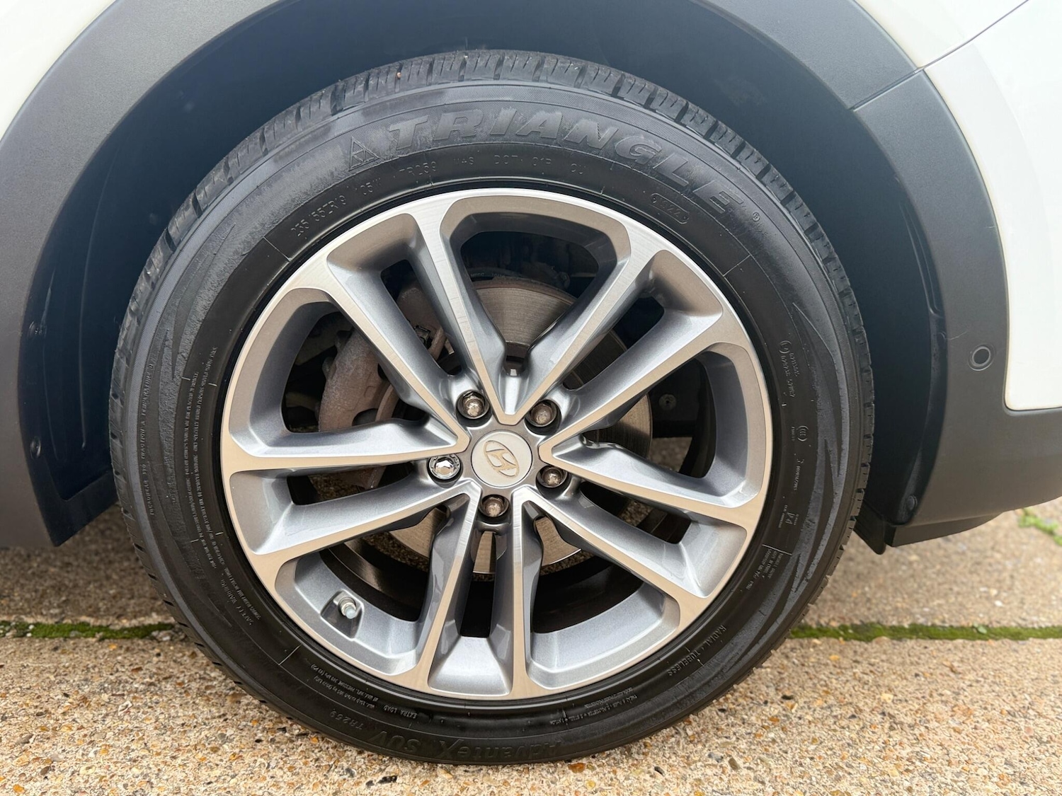 Used Hyundai Santa Fe 2017 for sale - 76499402: Photo 50