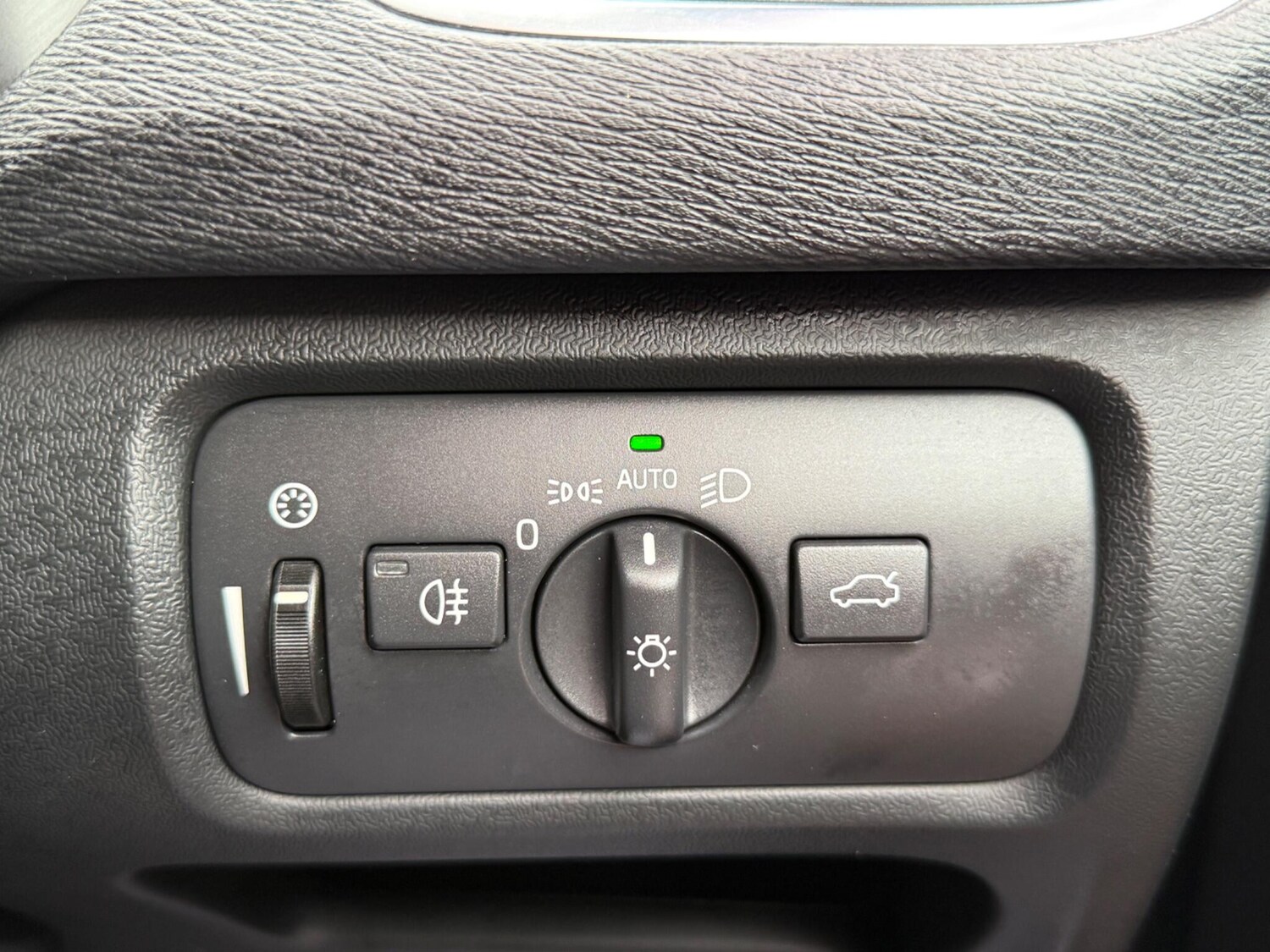 Used Volvo V40 for sale - 78214657: Photo 33