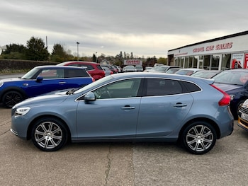 Used Volvo V40 2018 for sale - 78214657: Photo