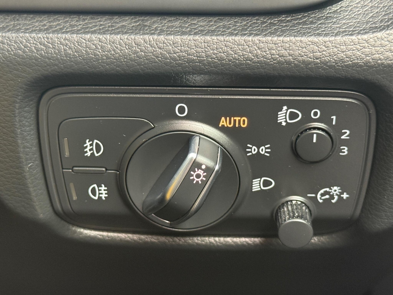 Used Audi A3 2015 for sale - 76424751: Photo 32