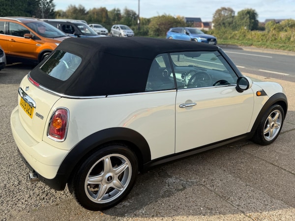 Used MINI Convertible 2009 for sale - 76201053: Photo 19