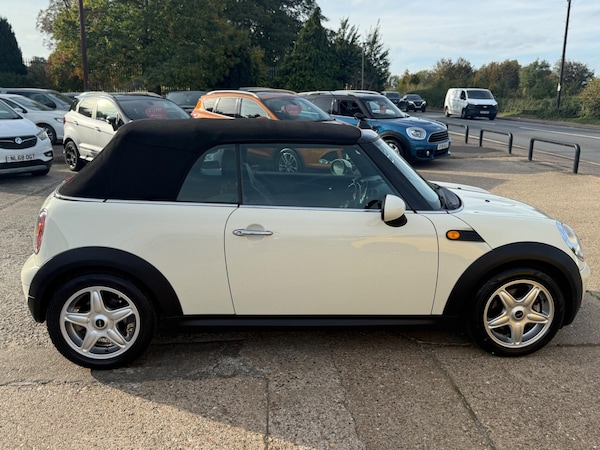 Used MINI Convertible 2009 for sale - 76201053: Photo 20