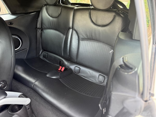 Used MINI Convertible 2009 for sale - 76201053: Photo 26