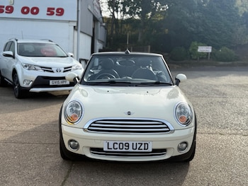 Used MINI Convertible 2009 for sale - 76201053: Photo 2