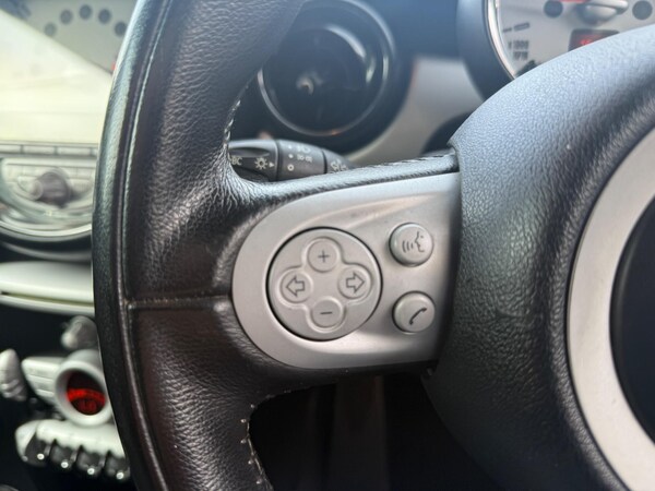 Used MINI Convertible 2009 for sale - 76201053: Photo 33