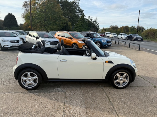 Used MINI Convertible 2009 for sale - 76201053: Photo 8