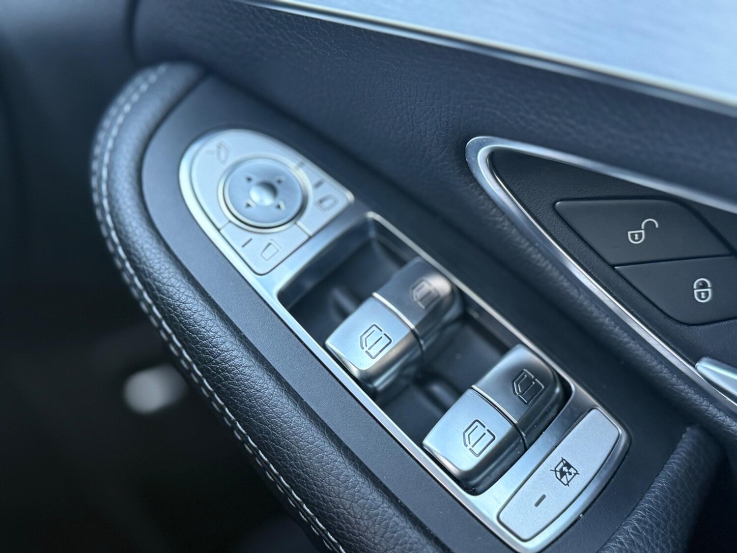 Used Mercedes-Benz C Class 2018 for sale - 76715499: Photo 40