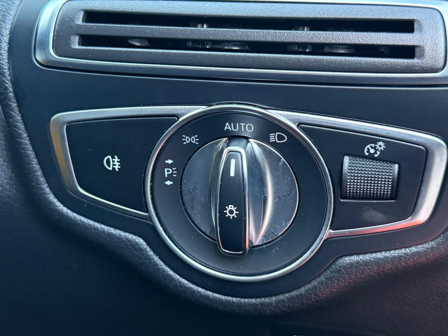 Used Mercedes-Benz C Class 2018 for sale - 76715499: Photo 41