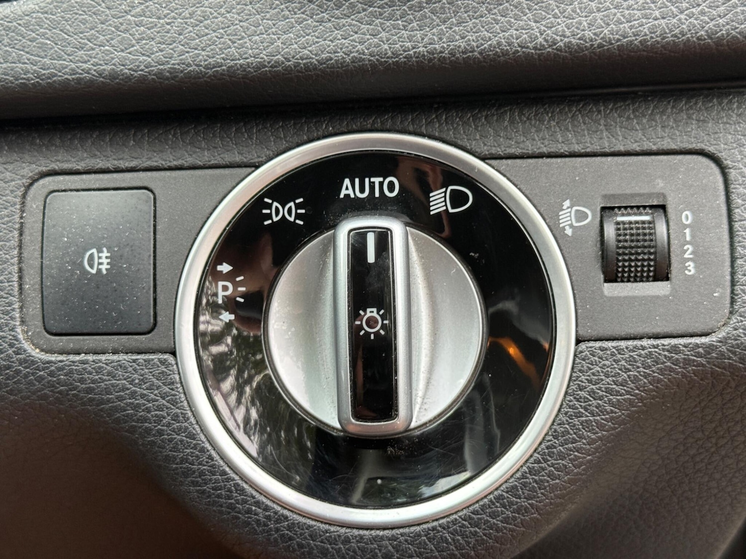 Used Mercedes-Benz C Class 2013 for sale - 75828829: Photo 32