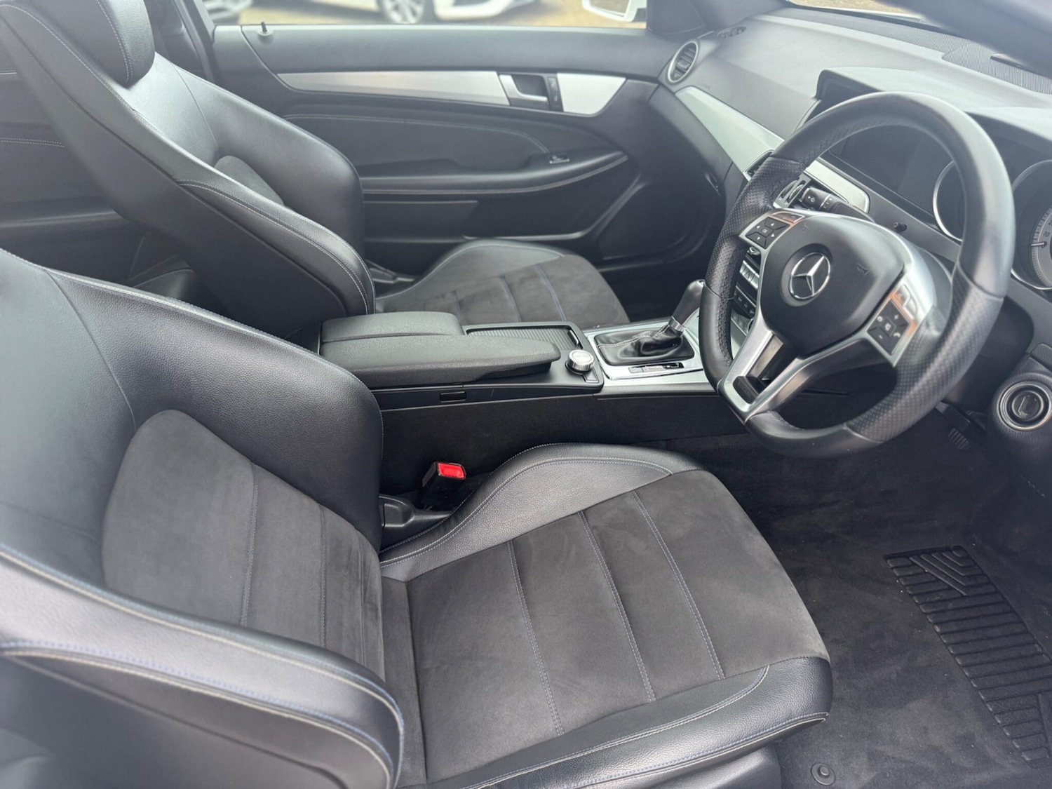 Used Mercedes-Benz C Class 2014 for sale - 76952534: Photo 11