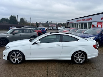 Used Mercedes-Benz C Class 2014 for sale - 76952534: Photo