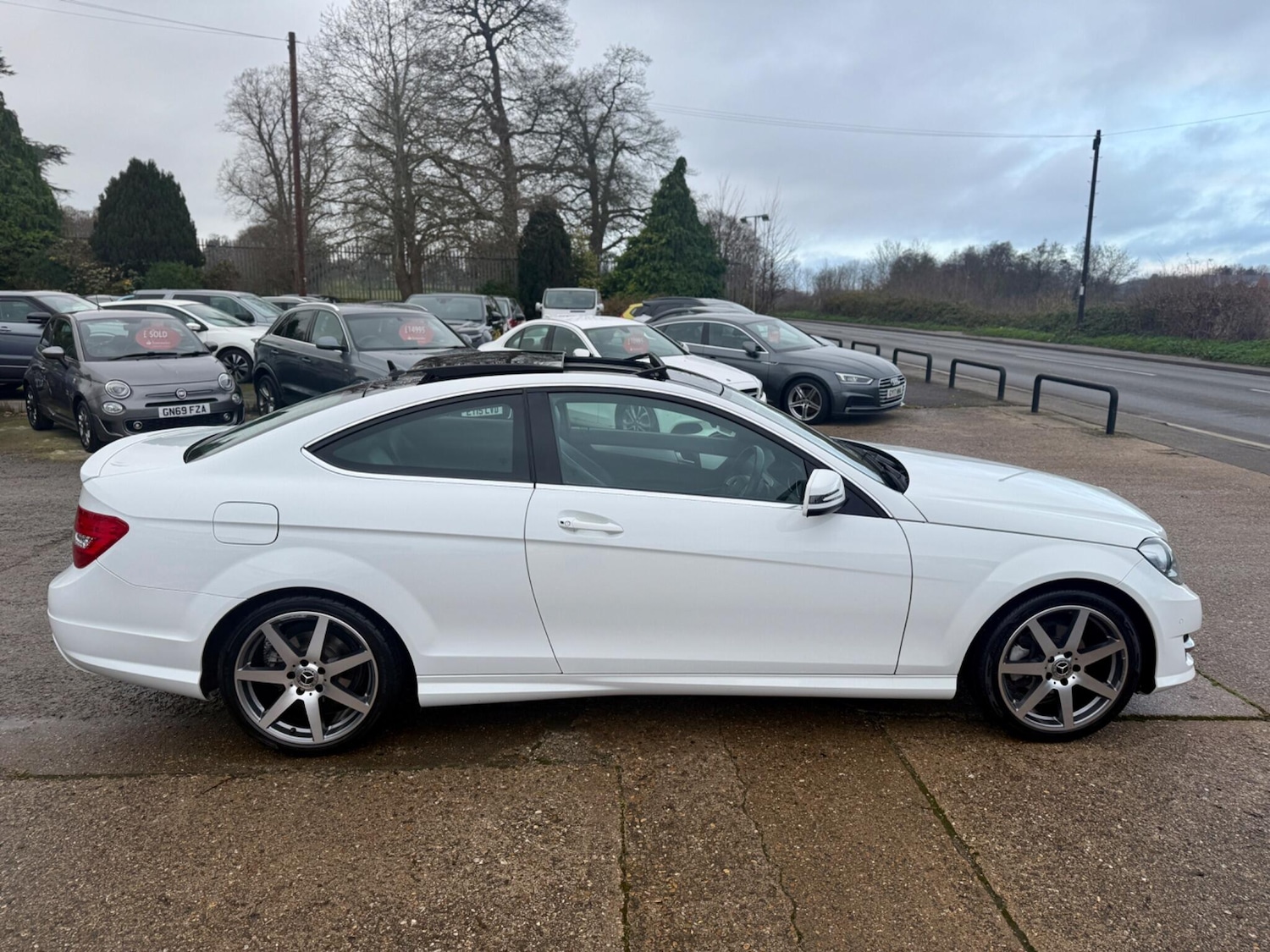 Used Mercedes-Benz C Class 2014 for sale - 76952534: Photo 8