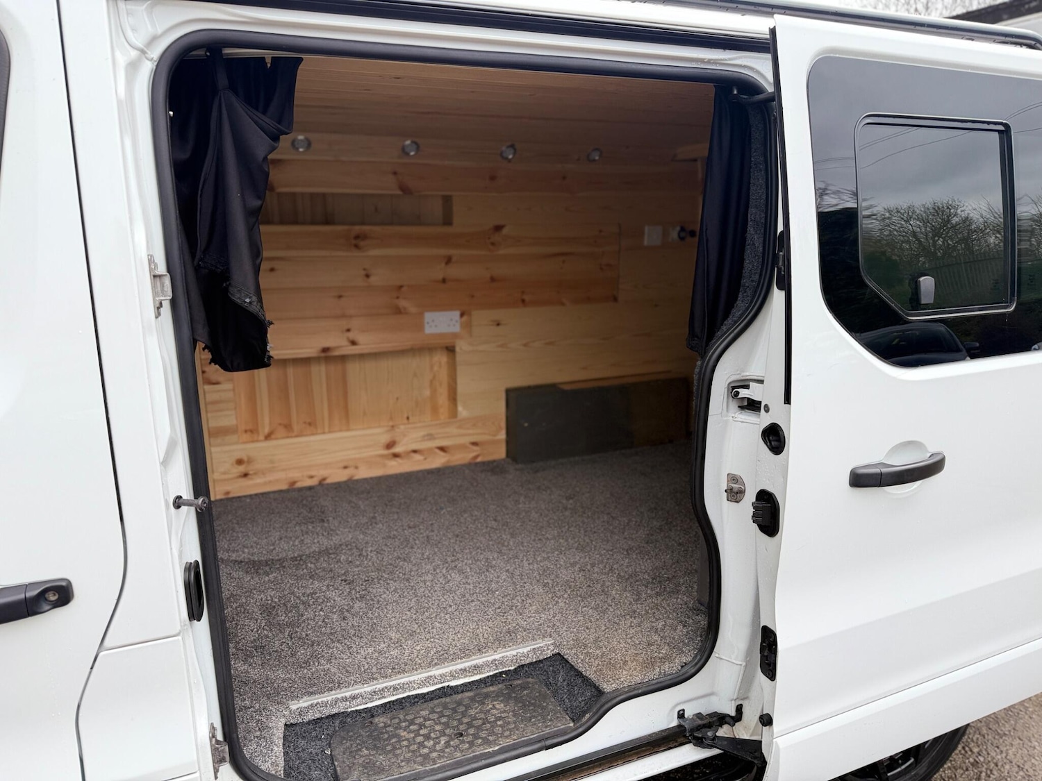 Used Vauxhall Vivaro 2017 for sale - 77704725: Photo 13