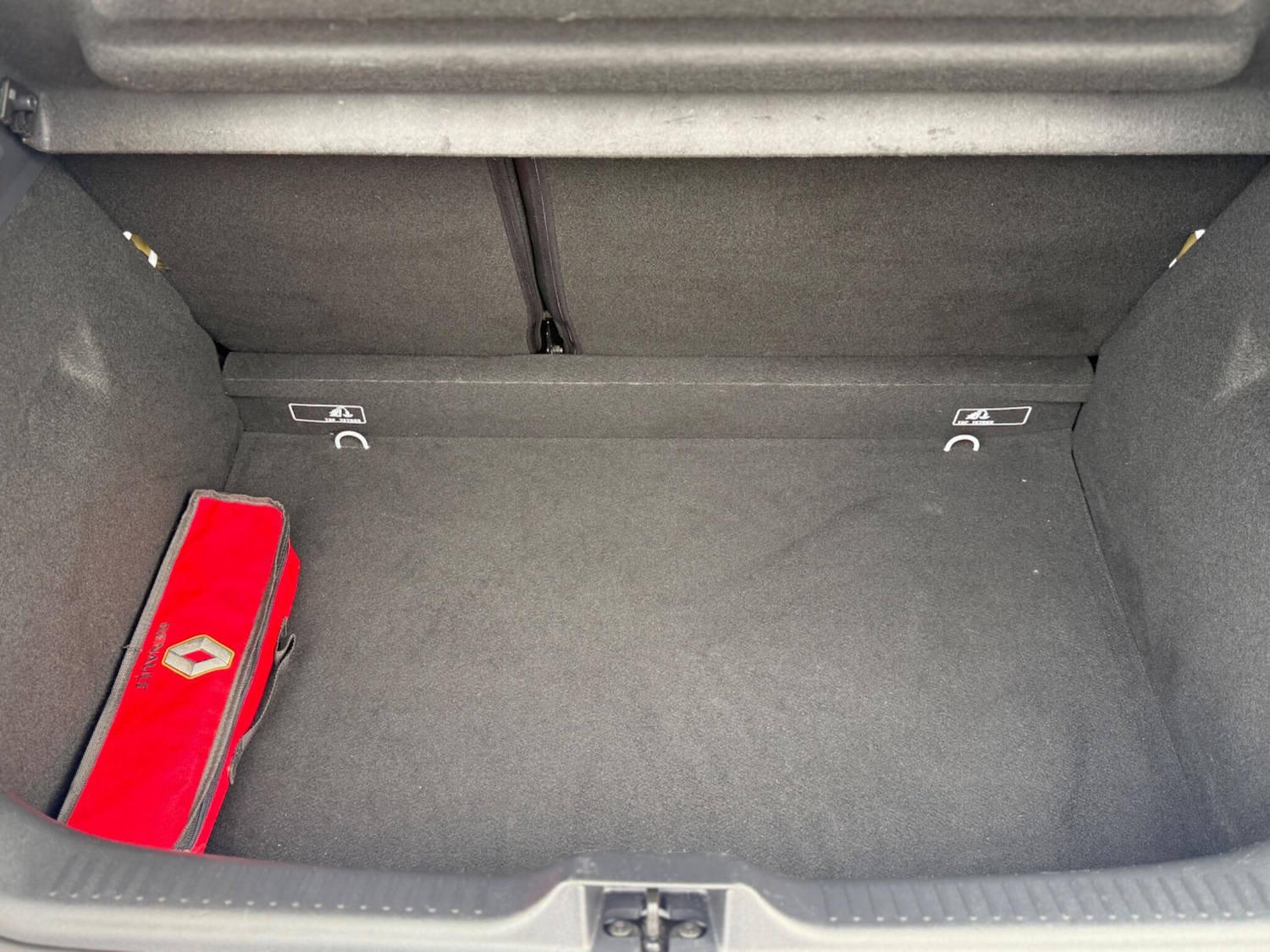 Used Renault Clio 2019 for sale - 76752488: Photo 15