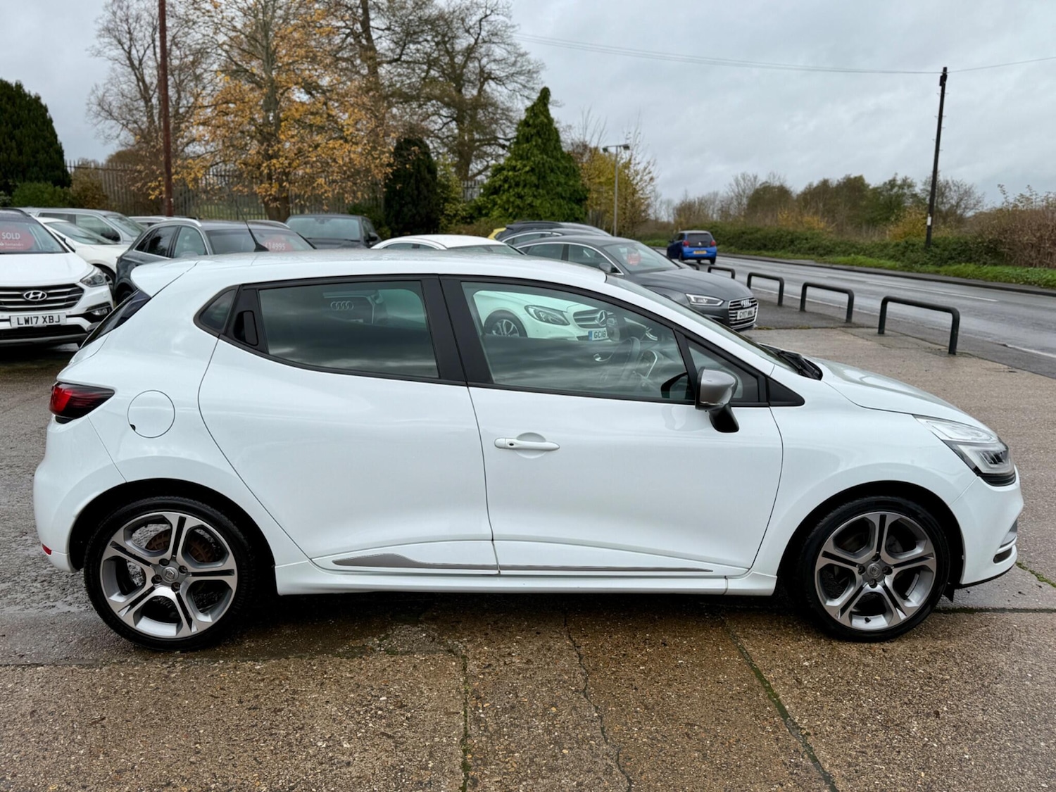 Used Renault Clio 2019 for sale - 76752488: Photo 8