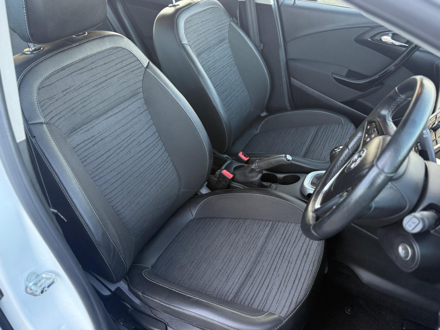 Used Vauxhall Astra 2015 for sale - 76562376: Photo 10