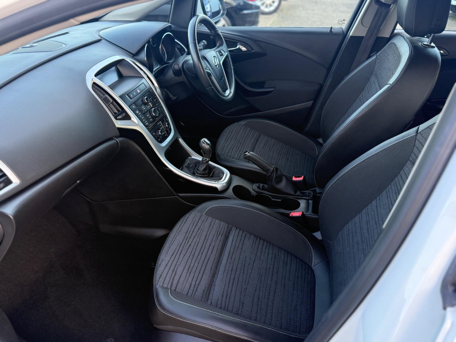 Used Vauxhall Astra 2015 for sale - 76562376: Photo 11