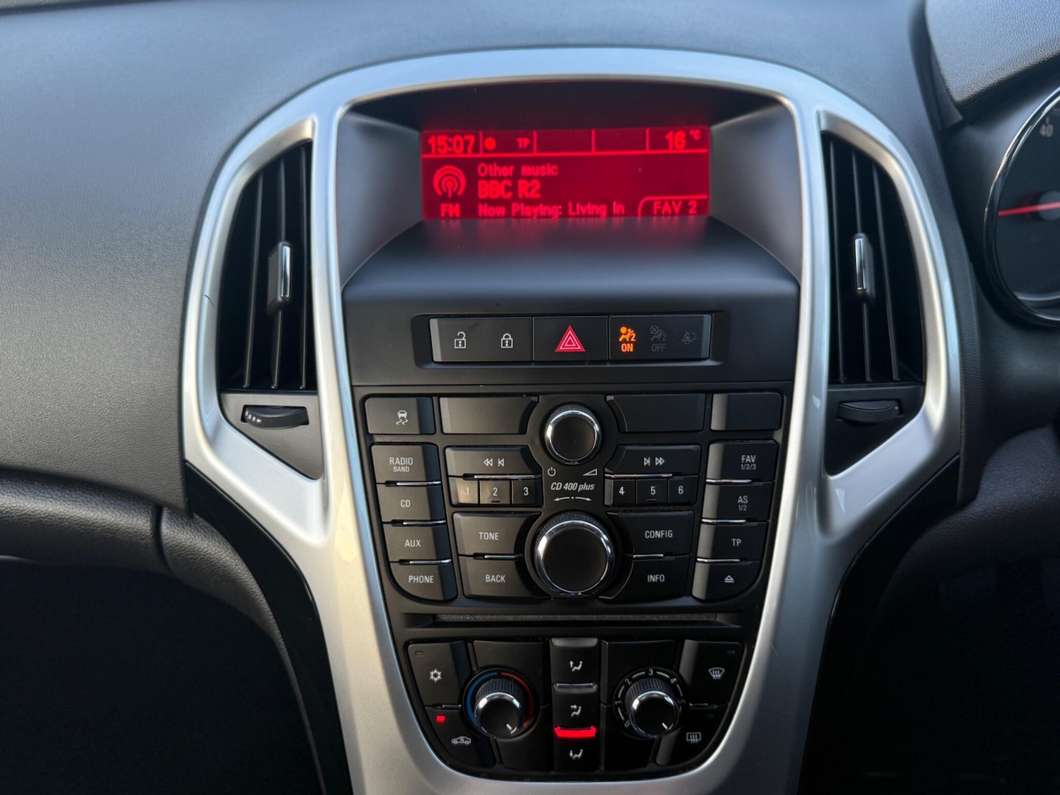 Used Vauxhall Astra 2015 for sale - 76562376: Photo 16