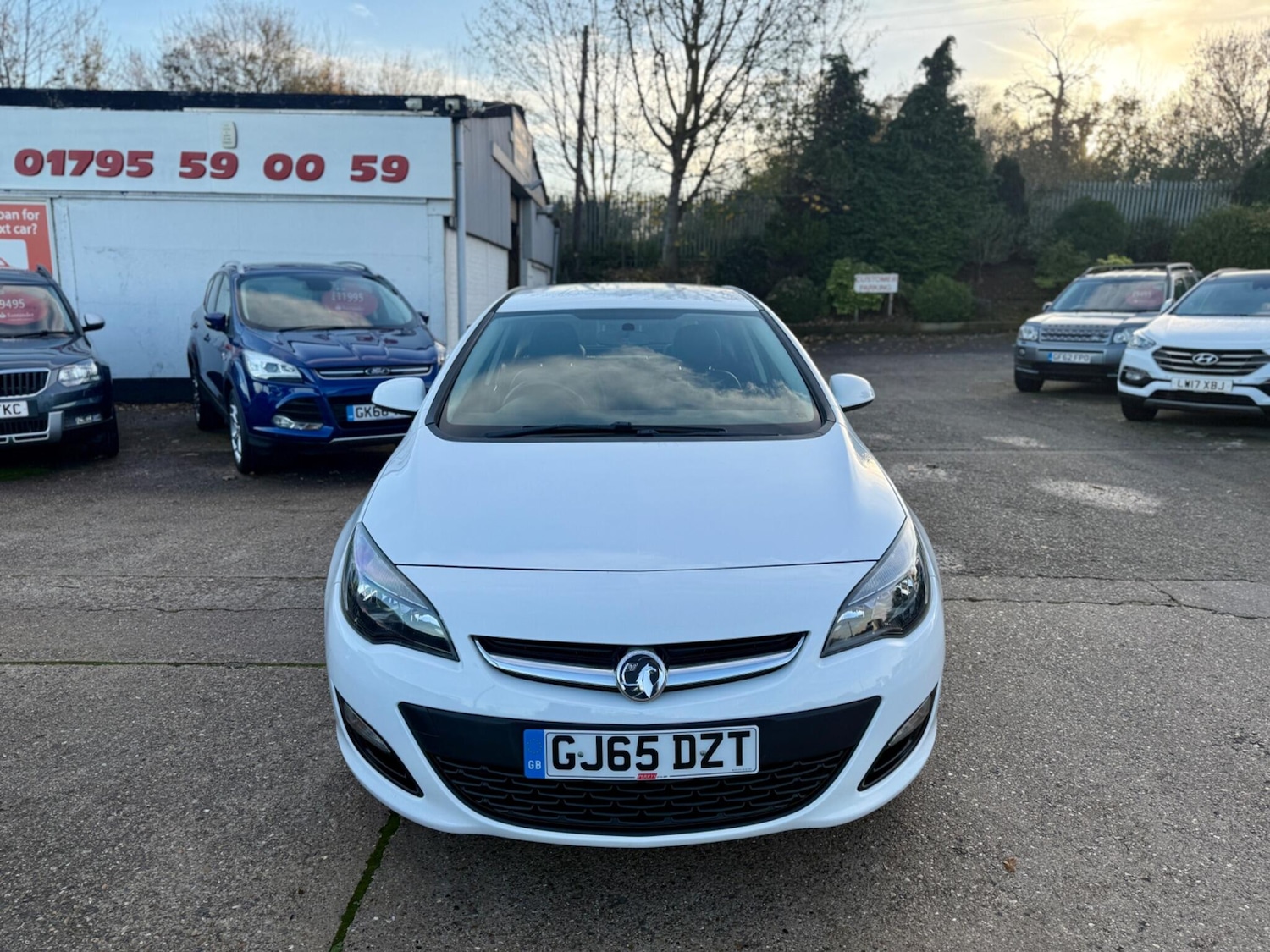 Used Vauxhall Astra 2015 for sale - 76562376: Photo 2