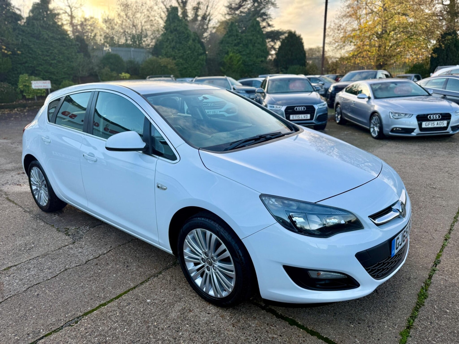 Used Vauxhall Astra 2015 for sale - 76562376: Photo 3