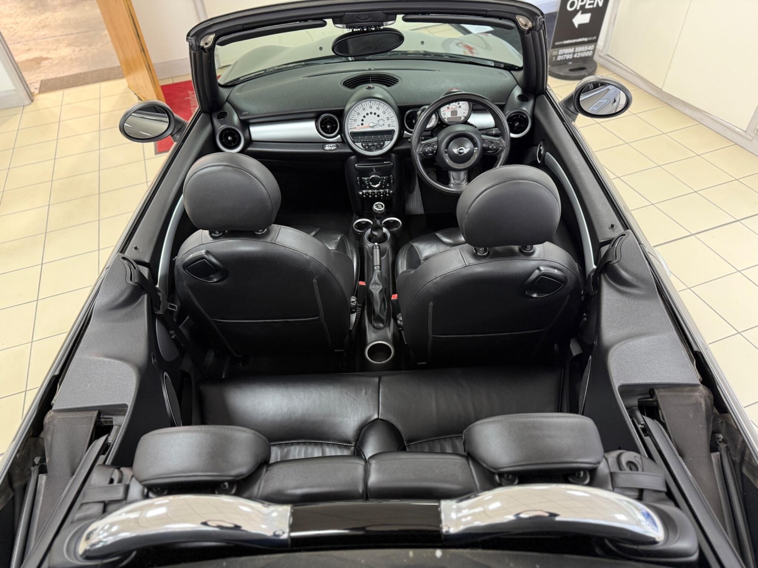 Used MINI Convertible 2011 for sale - 76992700: Photo 10