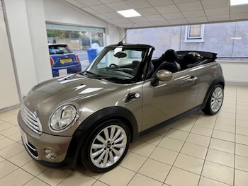 Used MINI Convertible 2011 for sale - 76992700: Photo