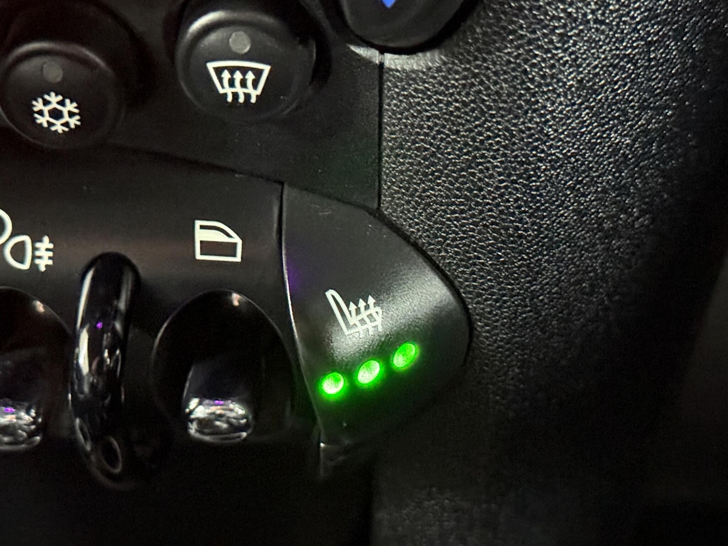 Used MINI Convertible 2011 for sale - 76992700: Photo 31