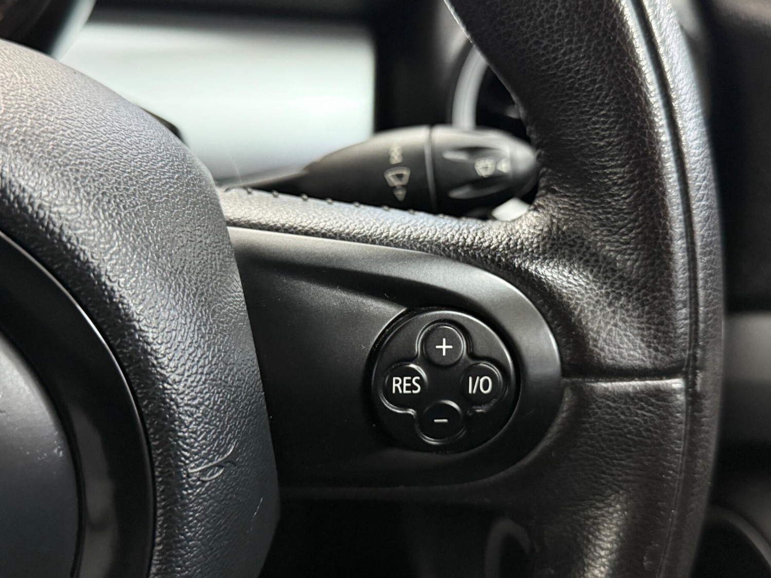 Used MINI Convertible 2011 for sale - 76992700: Photo 36