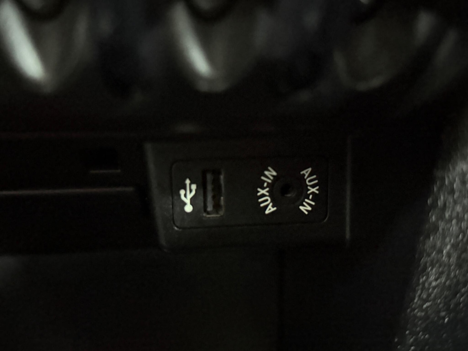 Used MINI Convertible 2011 for sale - 76992700: Photo 37