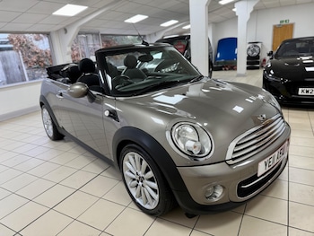 Used MINI Convertible 2011 for sale - 76992700: Photo