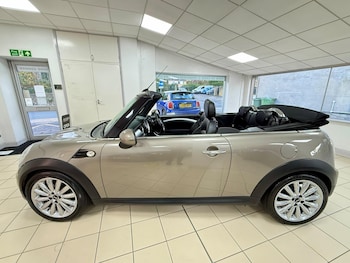 Used MINI Convertible 2011 for sale - 76992700: Photo