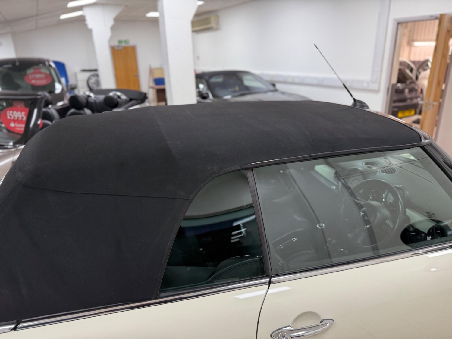 Used MINI Convertible 2011 for sale - 76801884: Photo 16