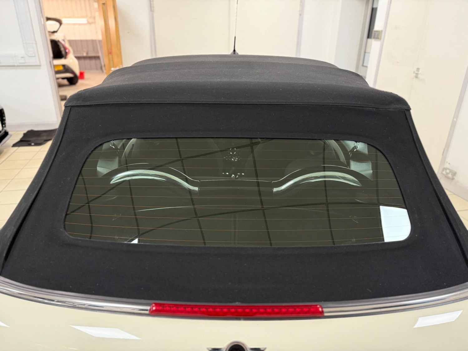 Used MINI Convertible 2011 for sale - 76801884: Photo 17