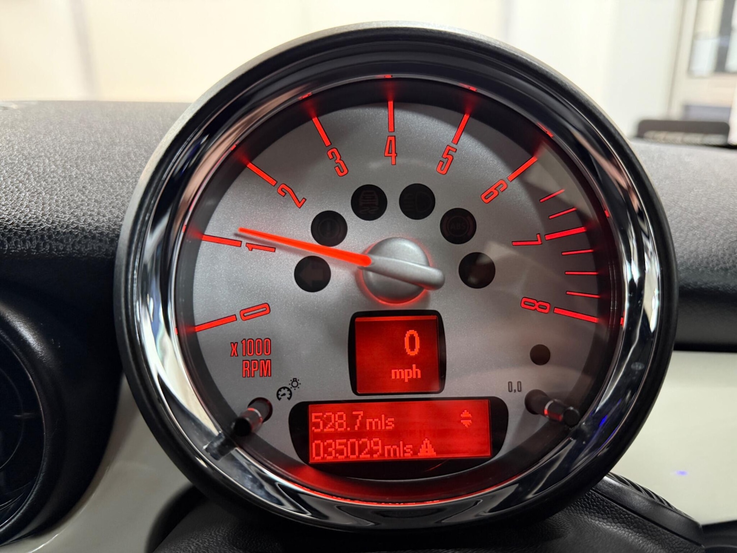 Used MINI Convertible 2011 for sale - 76801884: Photo 19