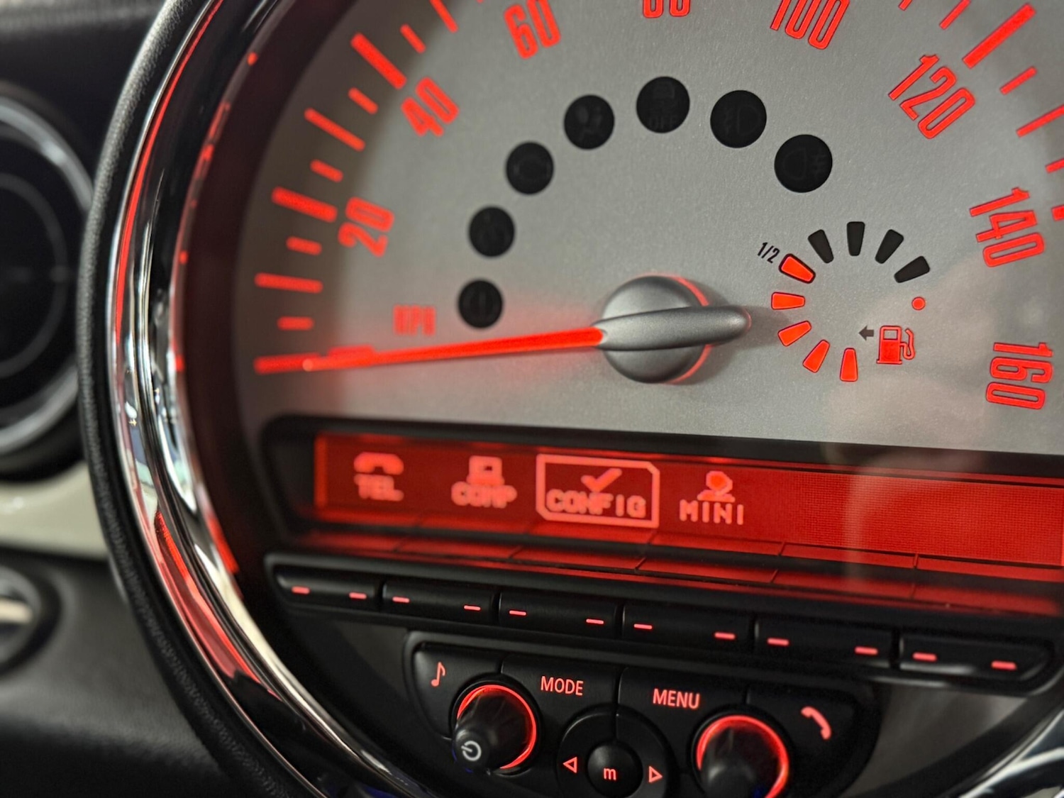 Used MINI Convertible 2011 for sale - 76801884: Photo 26