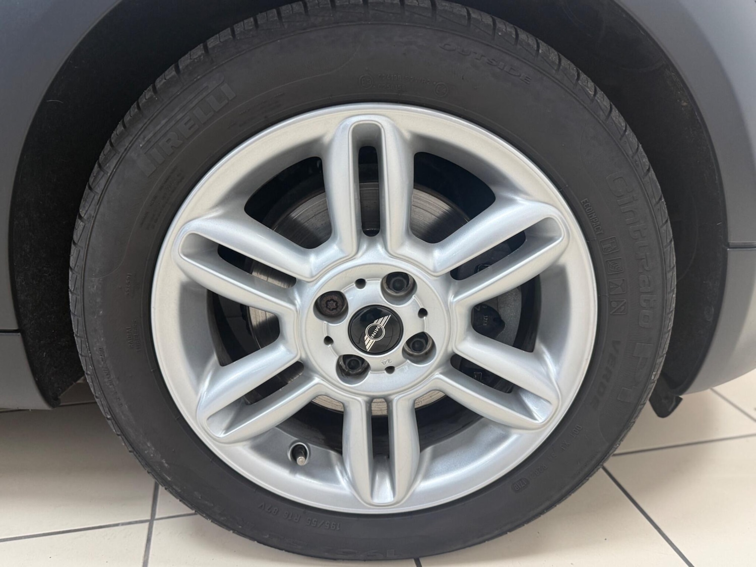 Used MINI Convertible 2011 for sale - 76801884: Photo 29