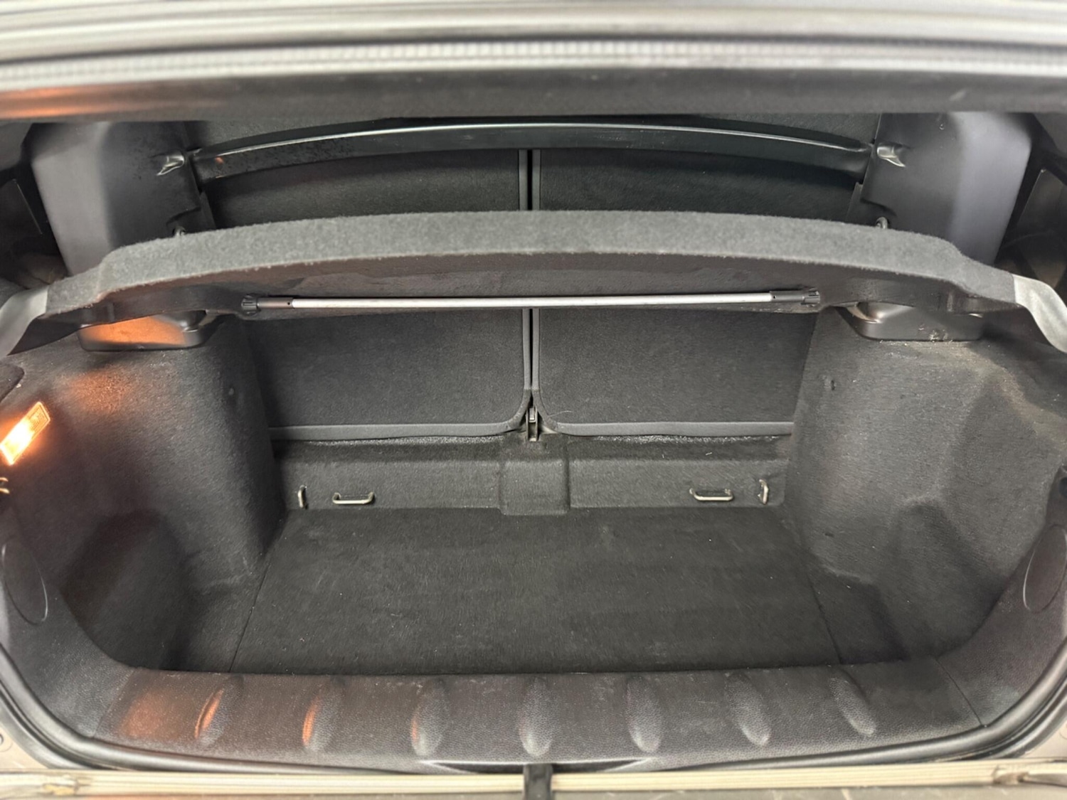 Used MINI Convertible 2011 for sale - 76592294: Photo 25