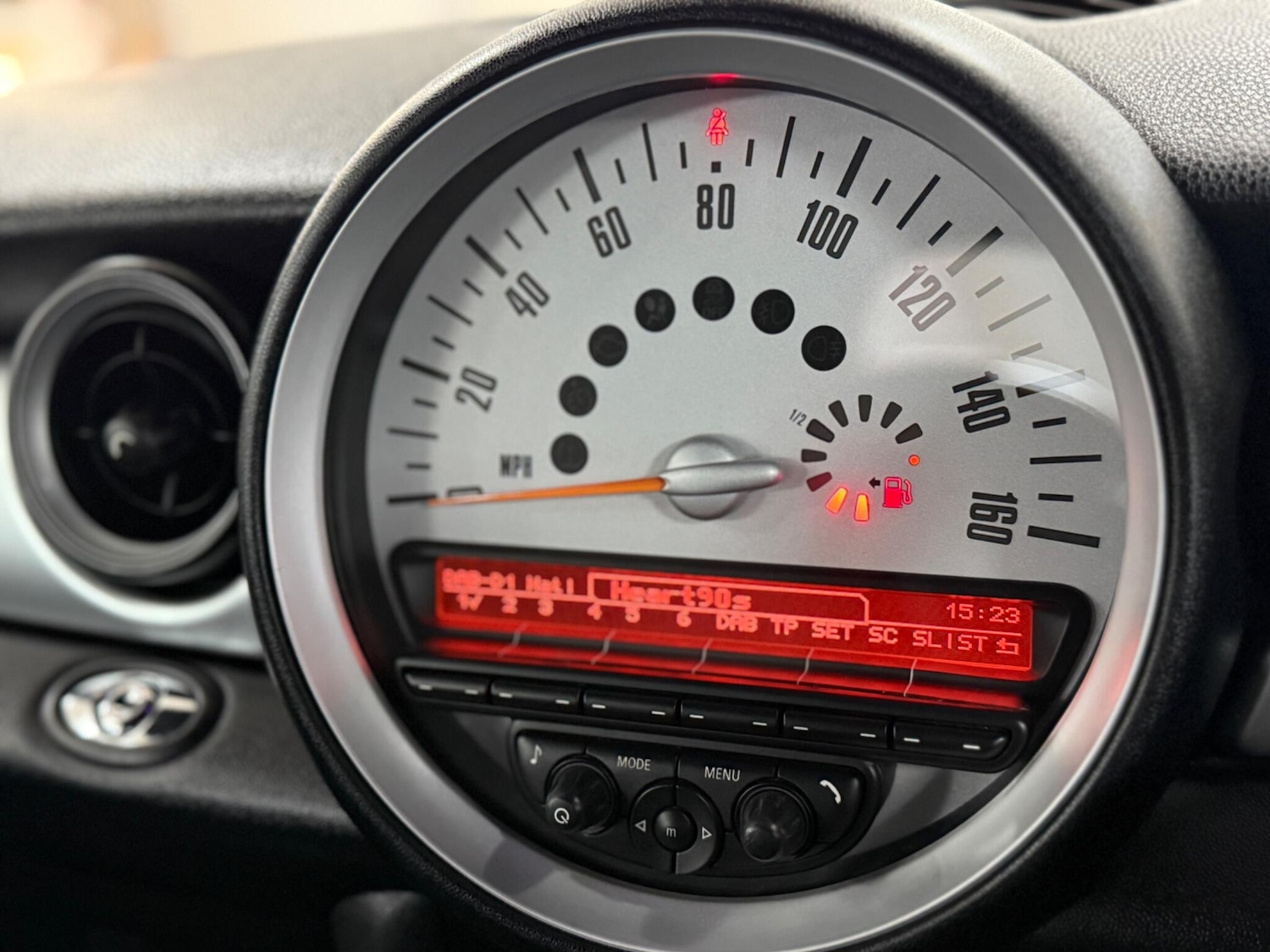 Used MINI Convertible 2011 for sale - 76592294: Photo 29