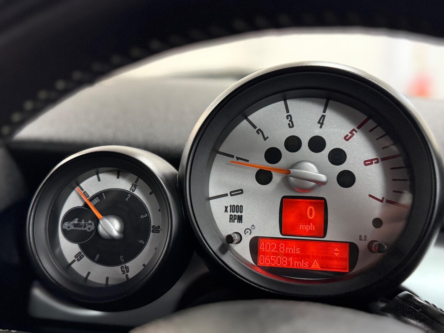 Used MINI Convertible 2011 for sale - 76592294: Photo 33