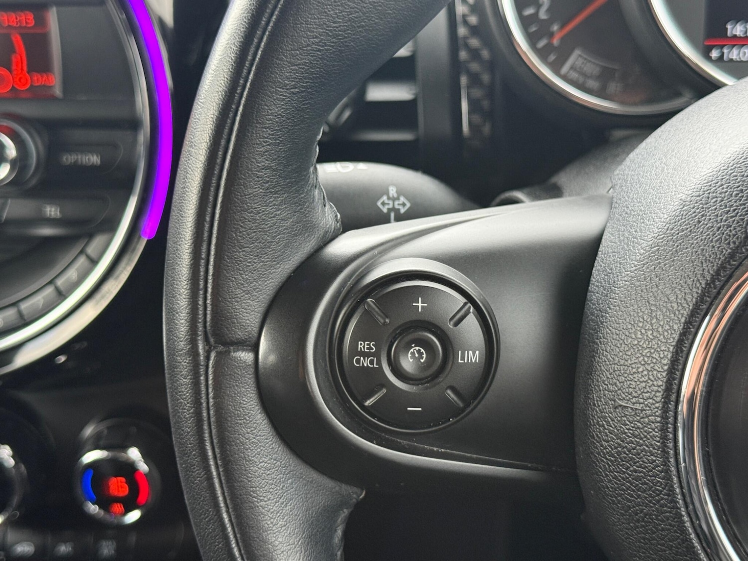 Used MINI Hatch 2017 for sale - 76936271: Photo 32