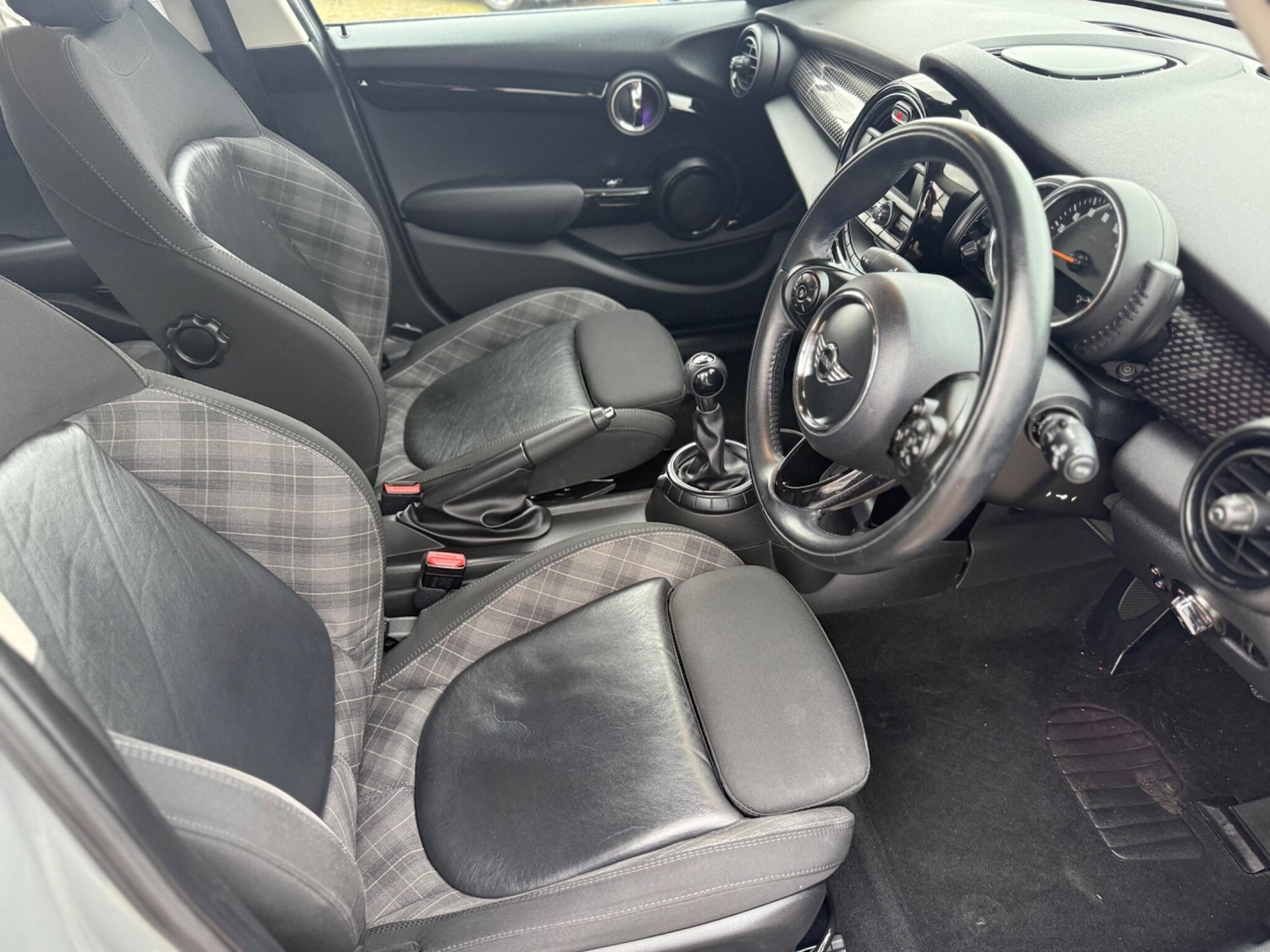 Used MINI Hatch 2017 for sale - 76936271: Photo 9