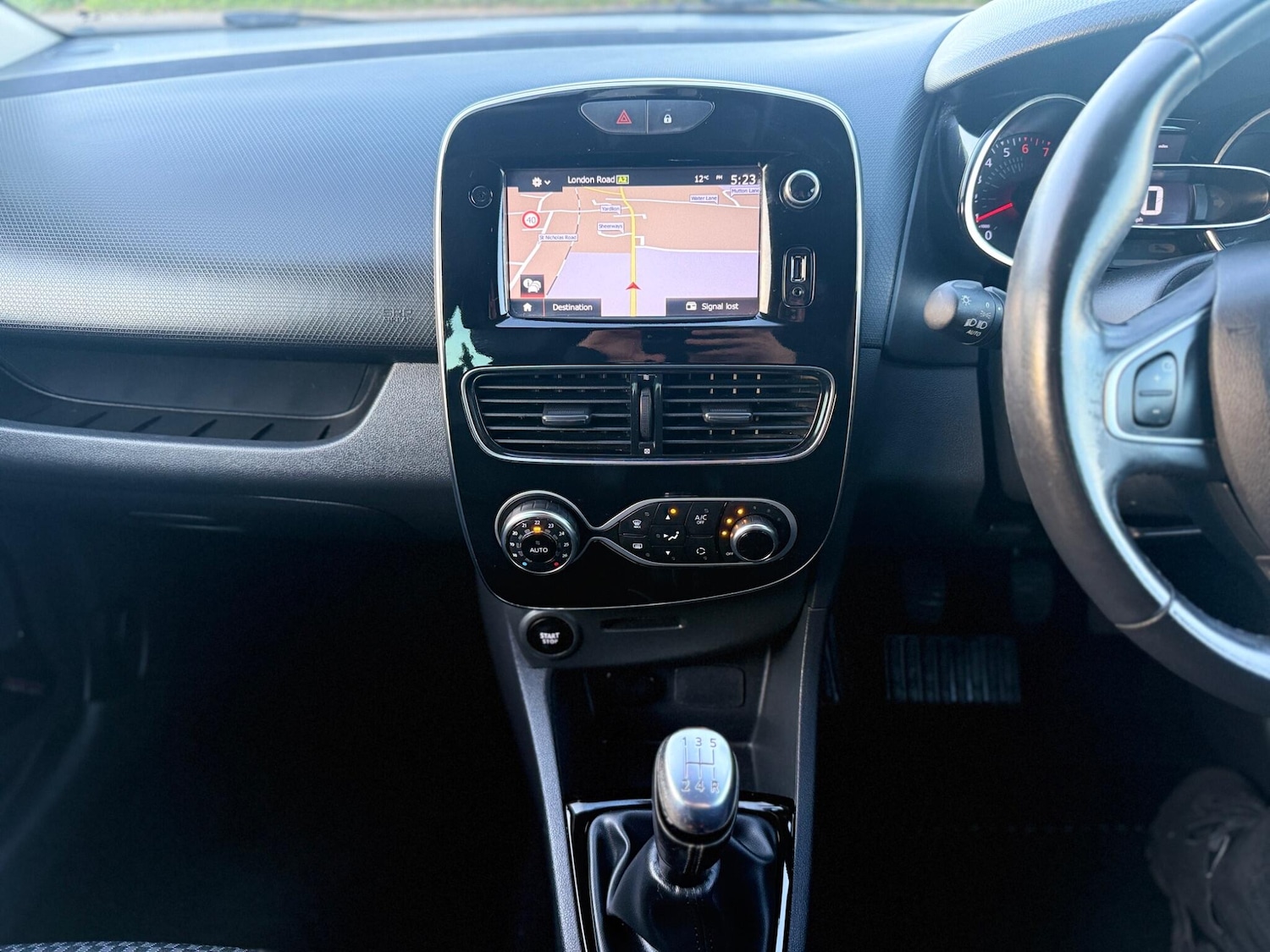 Used Renault Clio 2018 for sale - 77839867: Photo 18