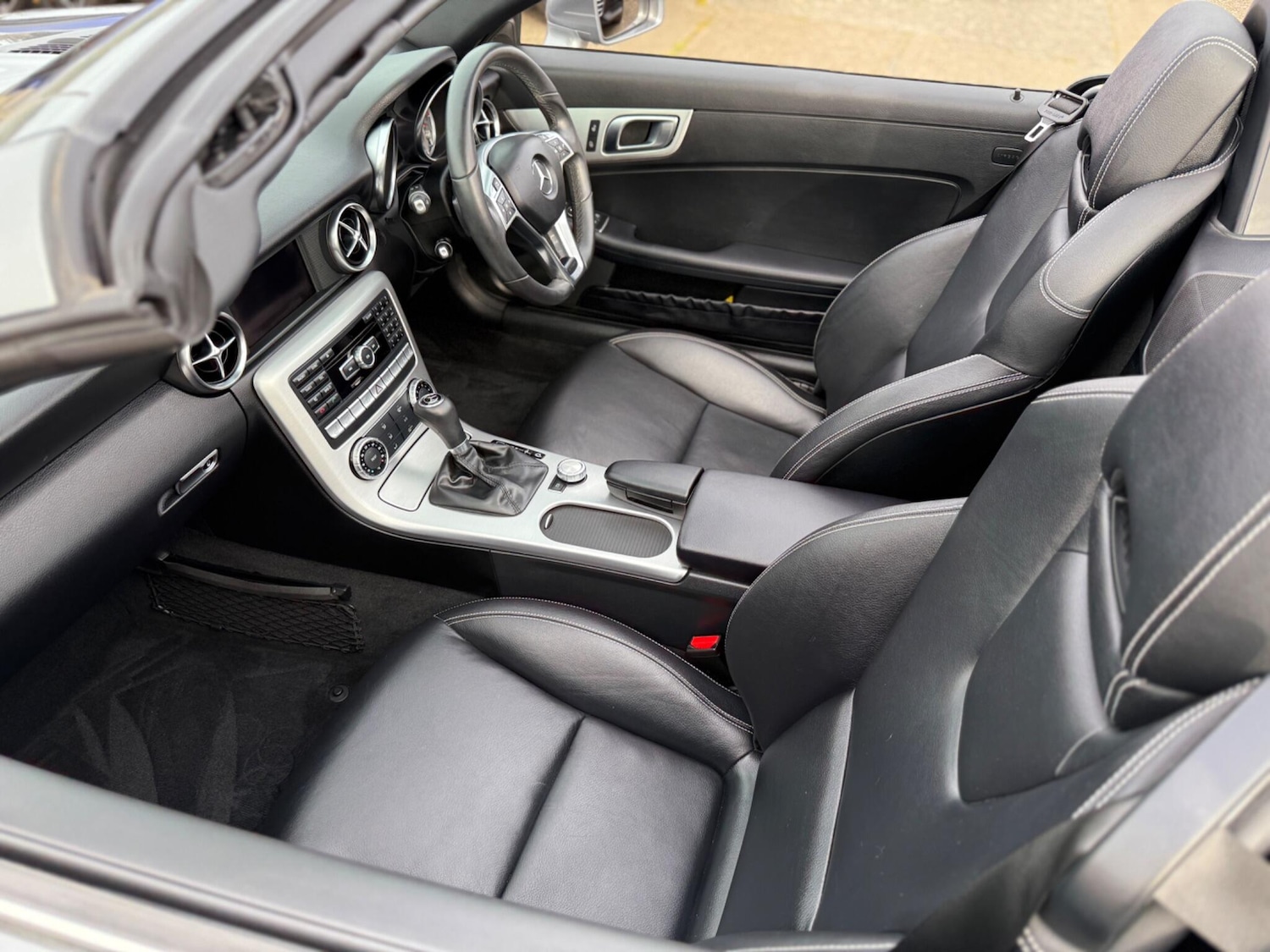 Used Mercedes-Benz SLK 2015 for sale - 78205098: Photo 10