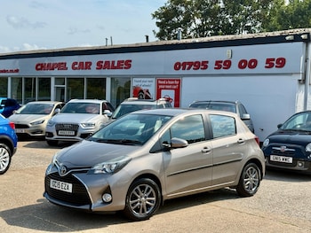 Used Toyota Yaris 2015 for sale - 79540112: Photo