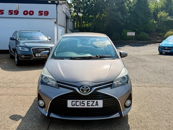 Used Toyota Yaris 2015 for sale - 79540112: Photo