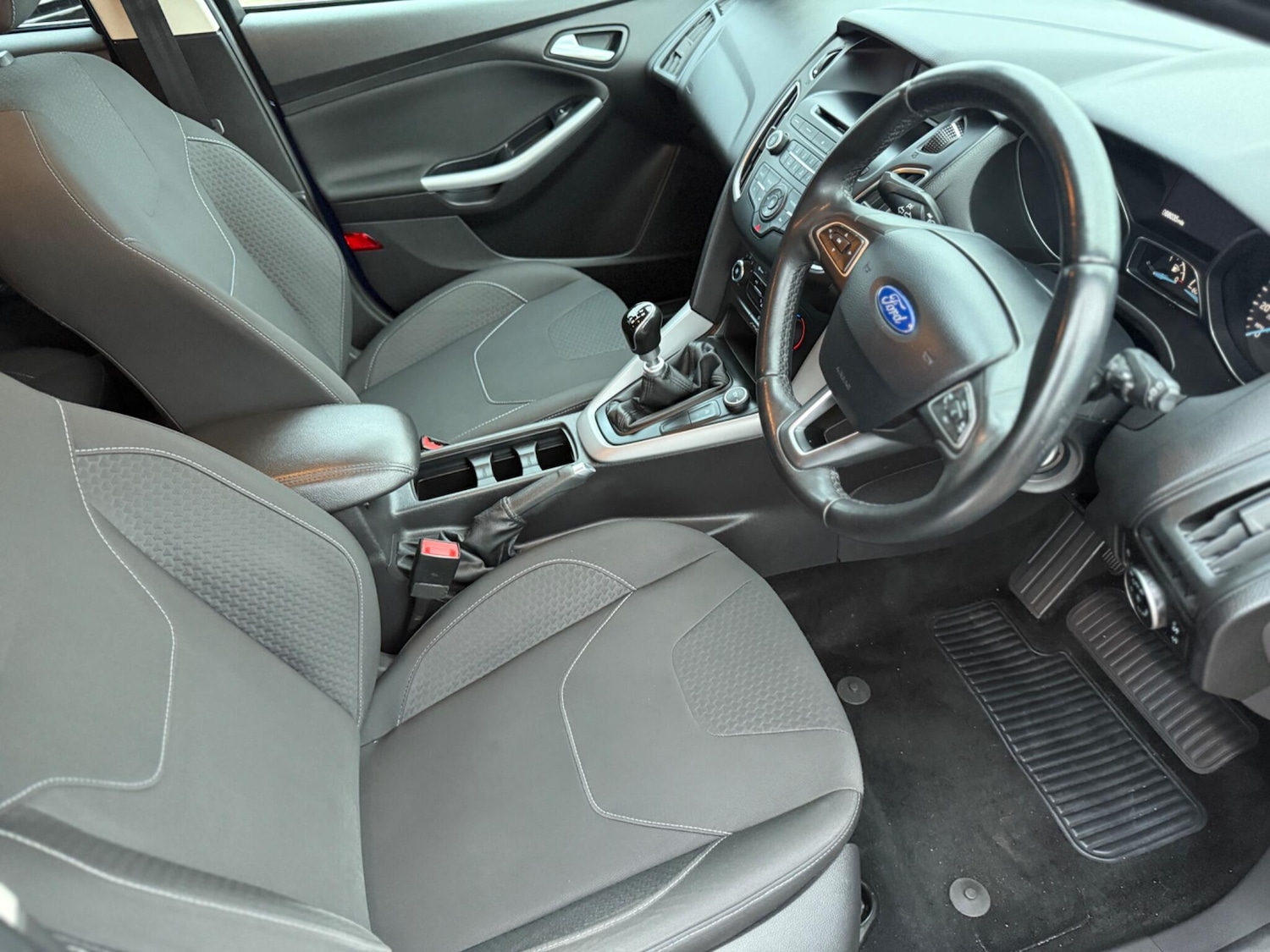 Used Ford Focus 2015 for sale - 76666544: Photo 9