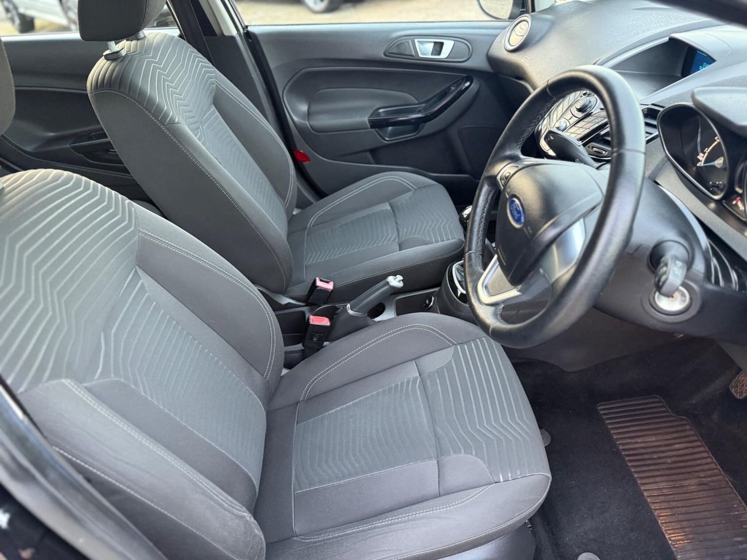 Used Ford Fiesta 2014 for sale - 76620436: Photo 9