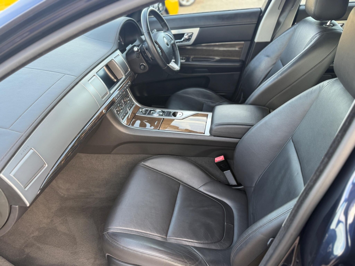 Used Jaguar XF 2015 for sale - 76227268: Photo 11